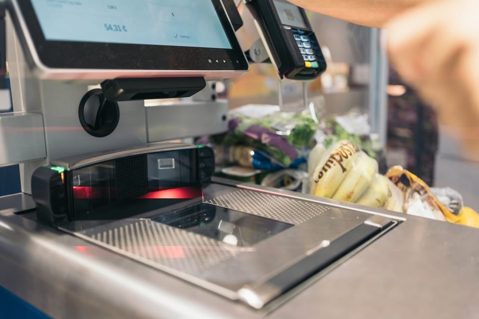 Self-Checkout: The Shift from Weighing Scales to Visual AI